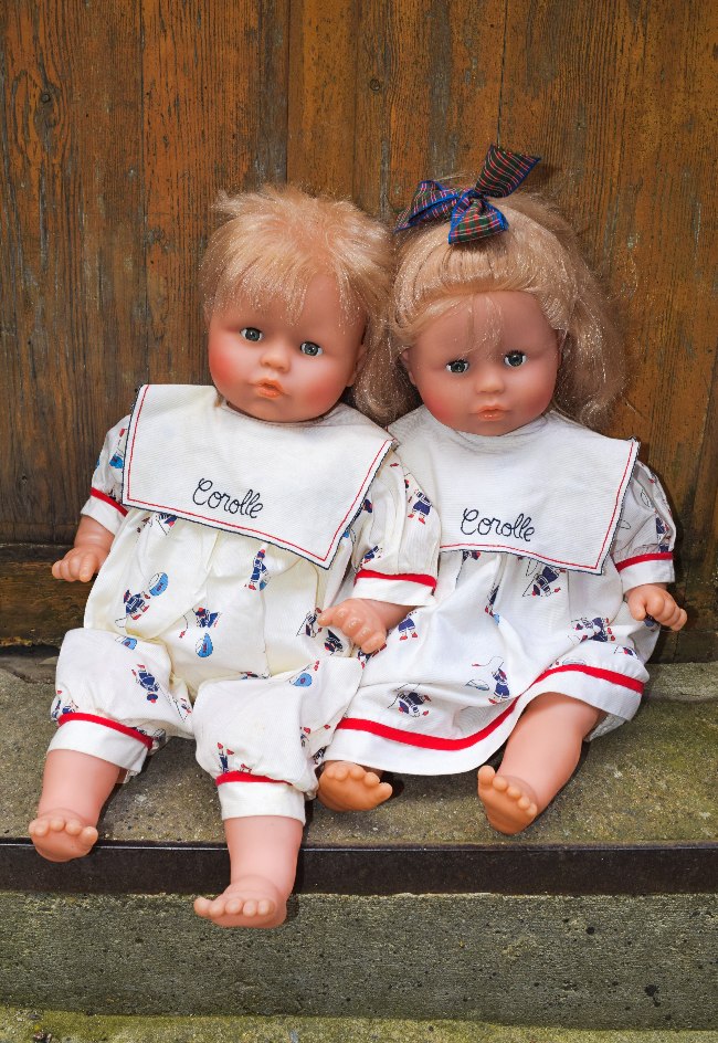 petit frère et petite soeur poupons Corolle