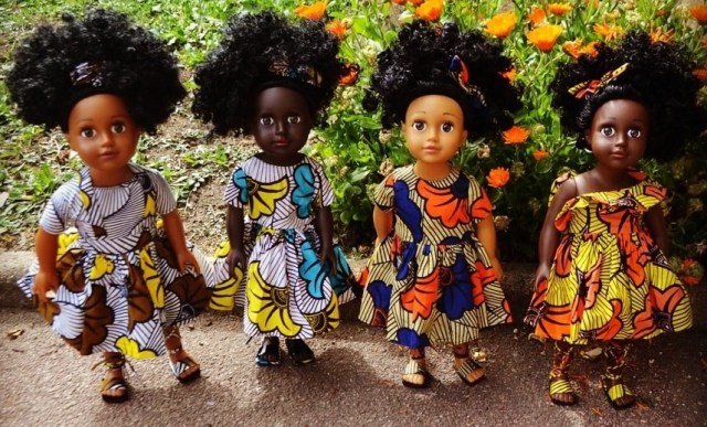 MARULADOLLS - Zuri : Poupée Afro métisse aux Cheveux bouclés de 45CM dans Une boîte Cadeau - Poupon métisse aux Cheveux Longs à coiffer. Cadeau pour Fille Pâques en destockage et reconditionné chez