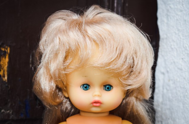 Poupée brune cheveux longs 40 cm